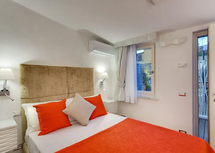 Shali Luxury Spagna Rome